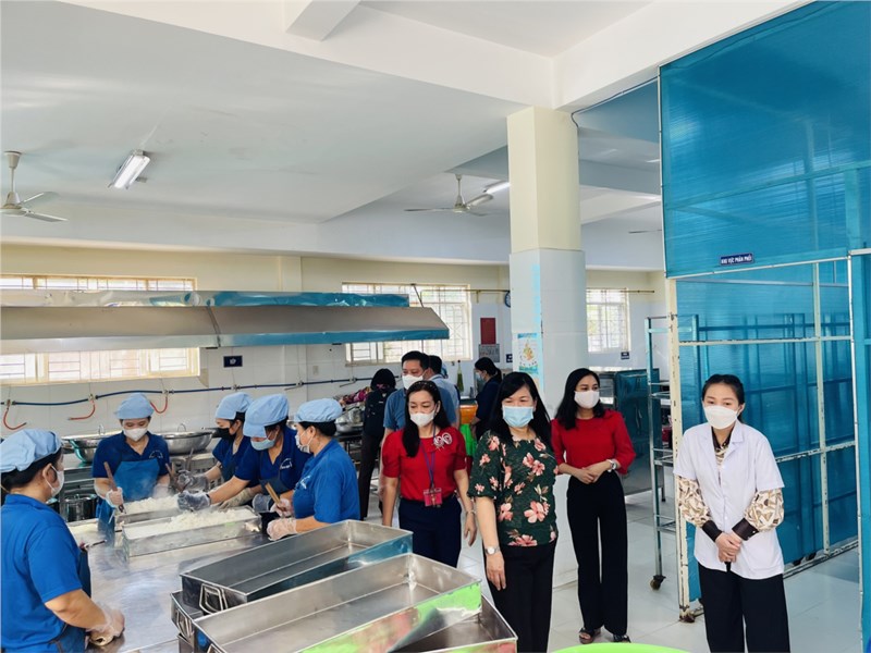 Trường Tiểu học Bình Trưng Đông đón đoàn kiểm tra chuyên đề Tháng 01 và Tháng 02 
năm 2024 về công tác bán trú, bếp ăn và căn tin.
